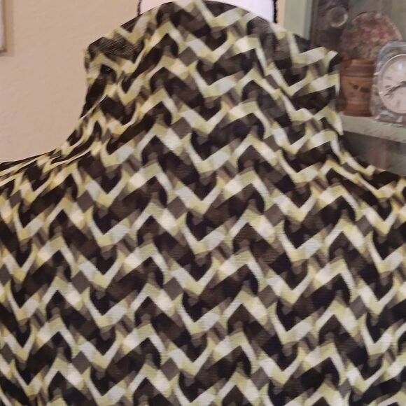 Classiques Entier Chevron Pattern Top - Picture 6 of 10